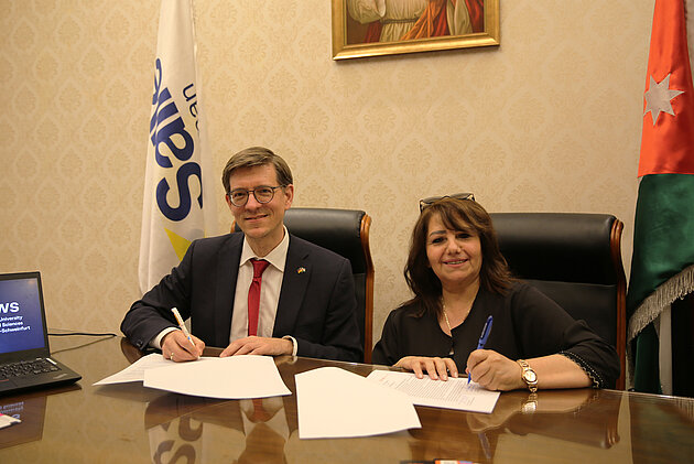 Signing of the MOU at La Salle Frère.