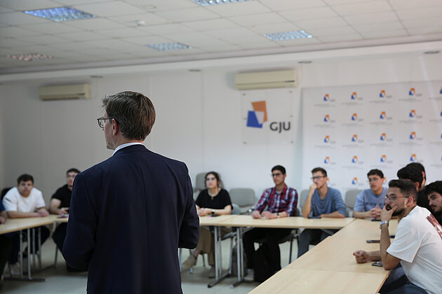 THWS Vice President with members of the Hydrogen Student Club.